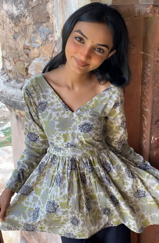 Gulrangi anarkali